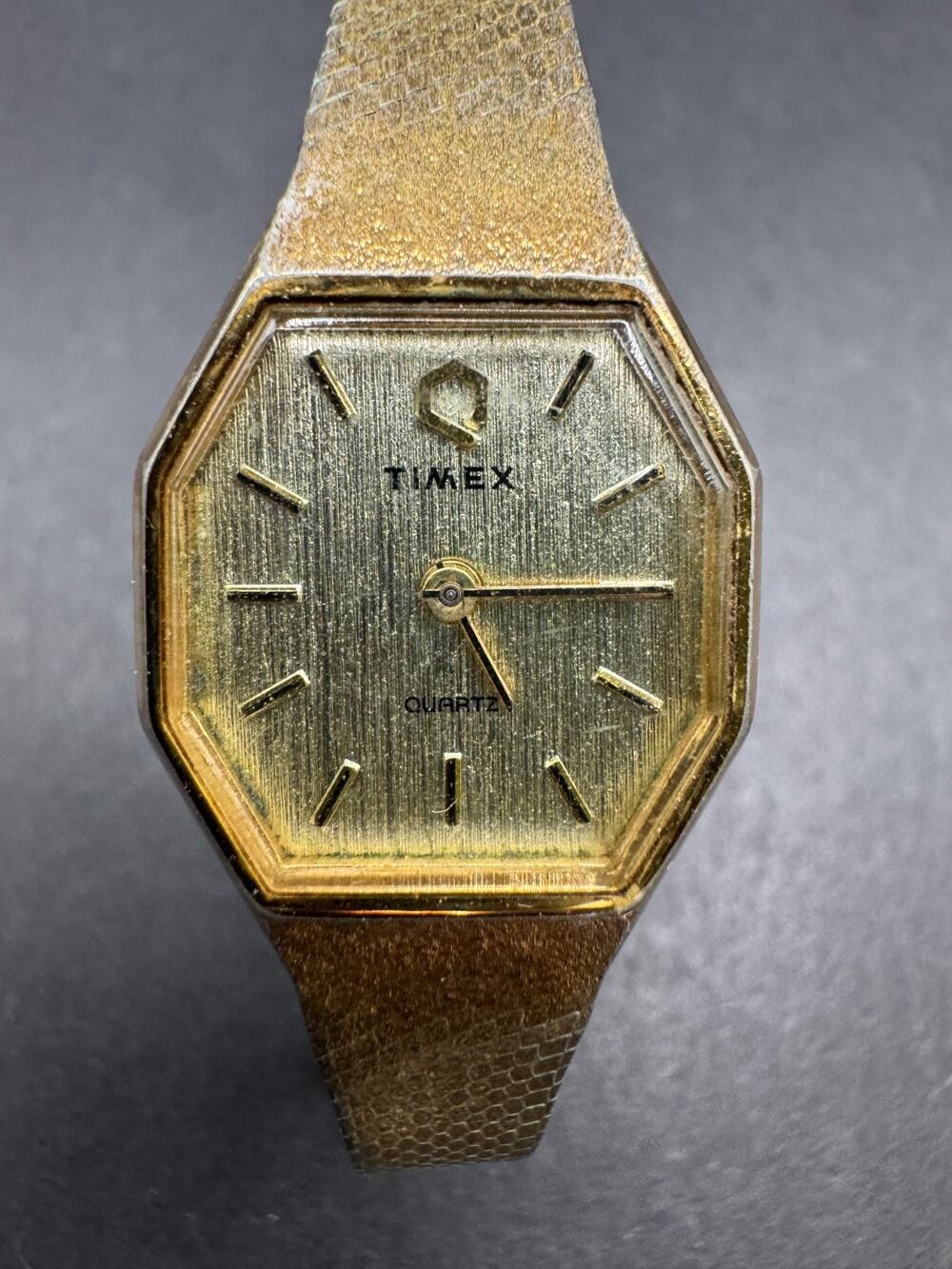 Vintage 1985 TIMEX Q Women’s K Cell Quartz Watch Gold Case Dial & Bracelet